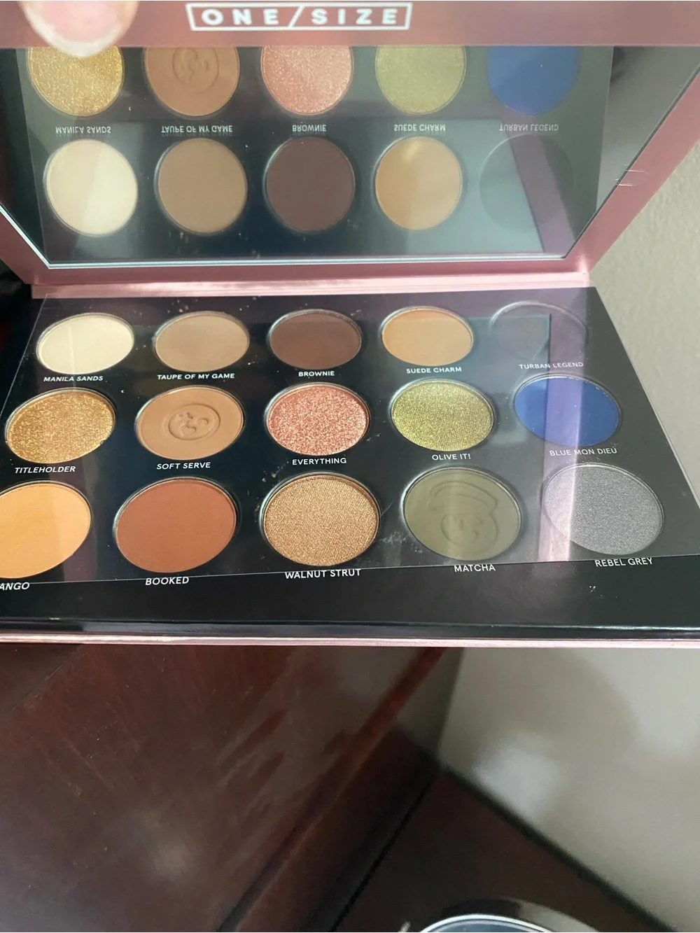 ONE/SIZE Patrick Starrr Visionary Eyeshadow Palette - Red new